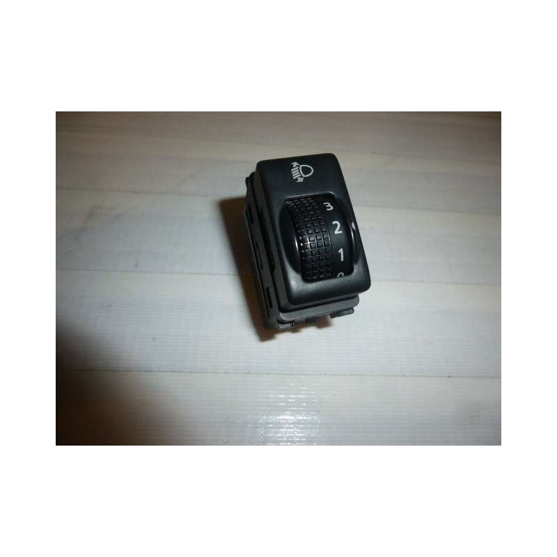 Pulsante regolazione luci Nissan Micra K12 4 Pin - Pulsantiera - 1 Pulsante regolazione luci Nissan Micra K12 4 Pin - Pulsantiera - 1