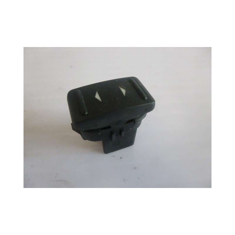 Pulsante alzavetro anteriore dx 3M5T14529AA Ford Focus II - Pulsantiera - 1
