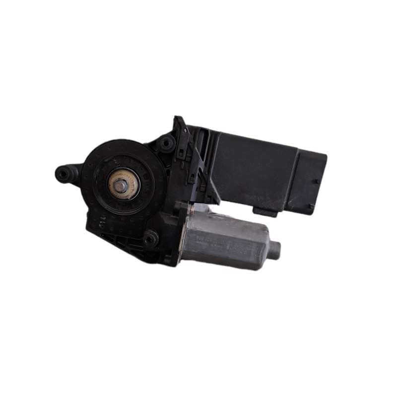 Motorino alzavetro anteriore destro 0130821694 Volkswagen Passat 1996-2000 - Motorino alzavetro - 1 Motorino alzavetro anteriore destro 0130821694 Volkswagen Passat 1996-2000 - Motorino alzavetro - 1