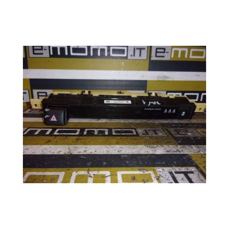 Schermo multifunzione 8395042220 Toyota Rav4 XA40 2013-2018 con pulsante luci emergenza - Display/Computer di bordo - 1