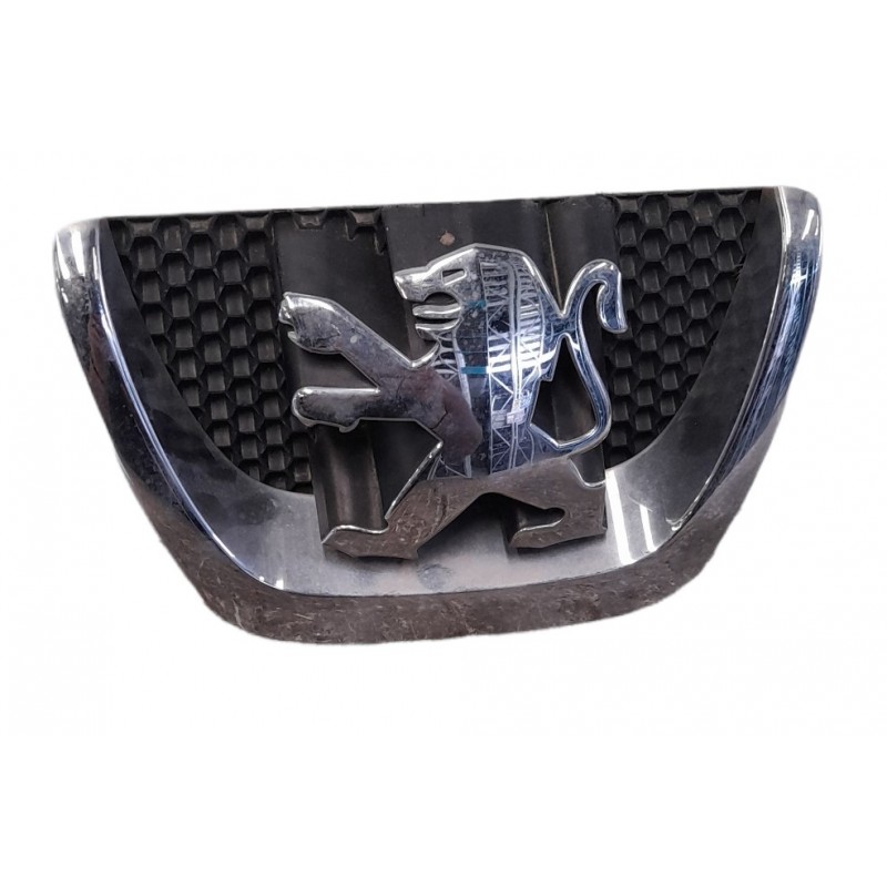 Stemma logo anteriore 303002001 Peugeot 207 2006-2015 - Griglie e modanature - 1 Stemma logo anteriore 303002001 Peugeot 207 2006-2015 - Griglie e modanature - 1